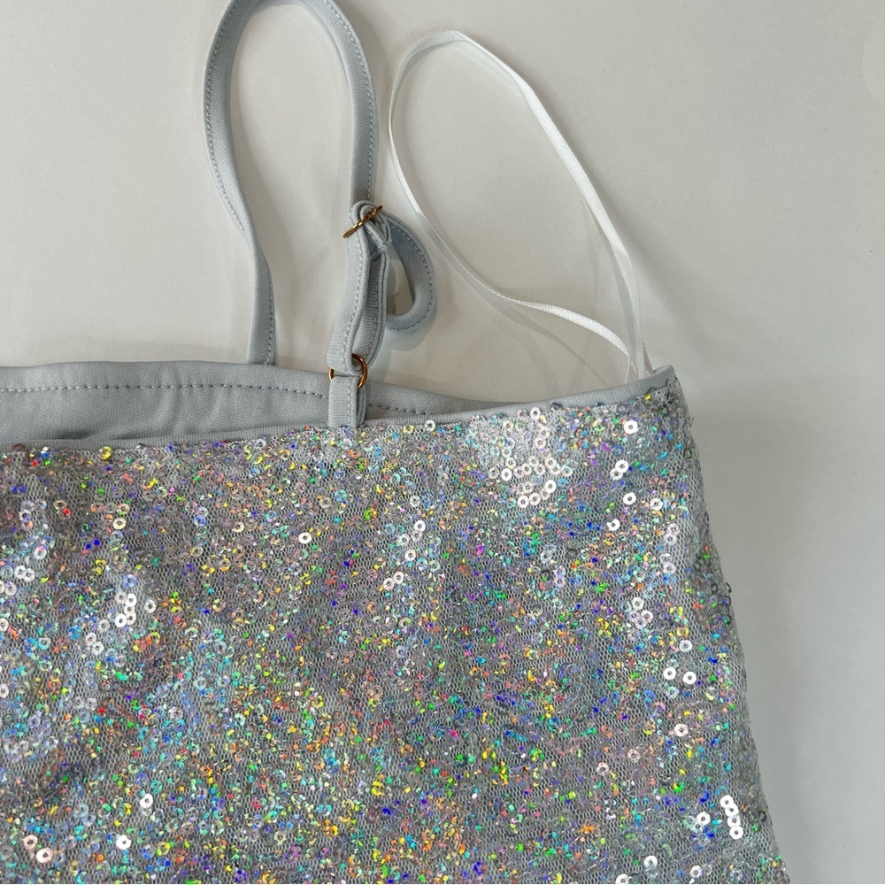 Showpo. Elswyth Sequin Crop Top Iridescent Silver Size 10 - Picture 7 of 9